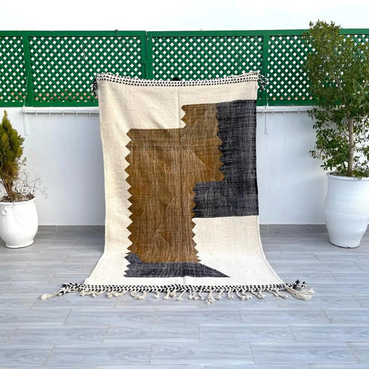 Boudoir Beauty: Layla Rug