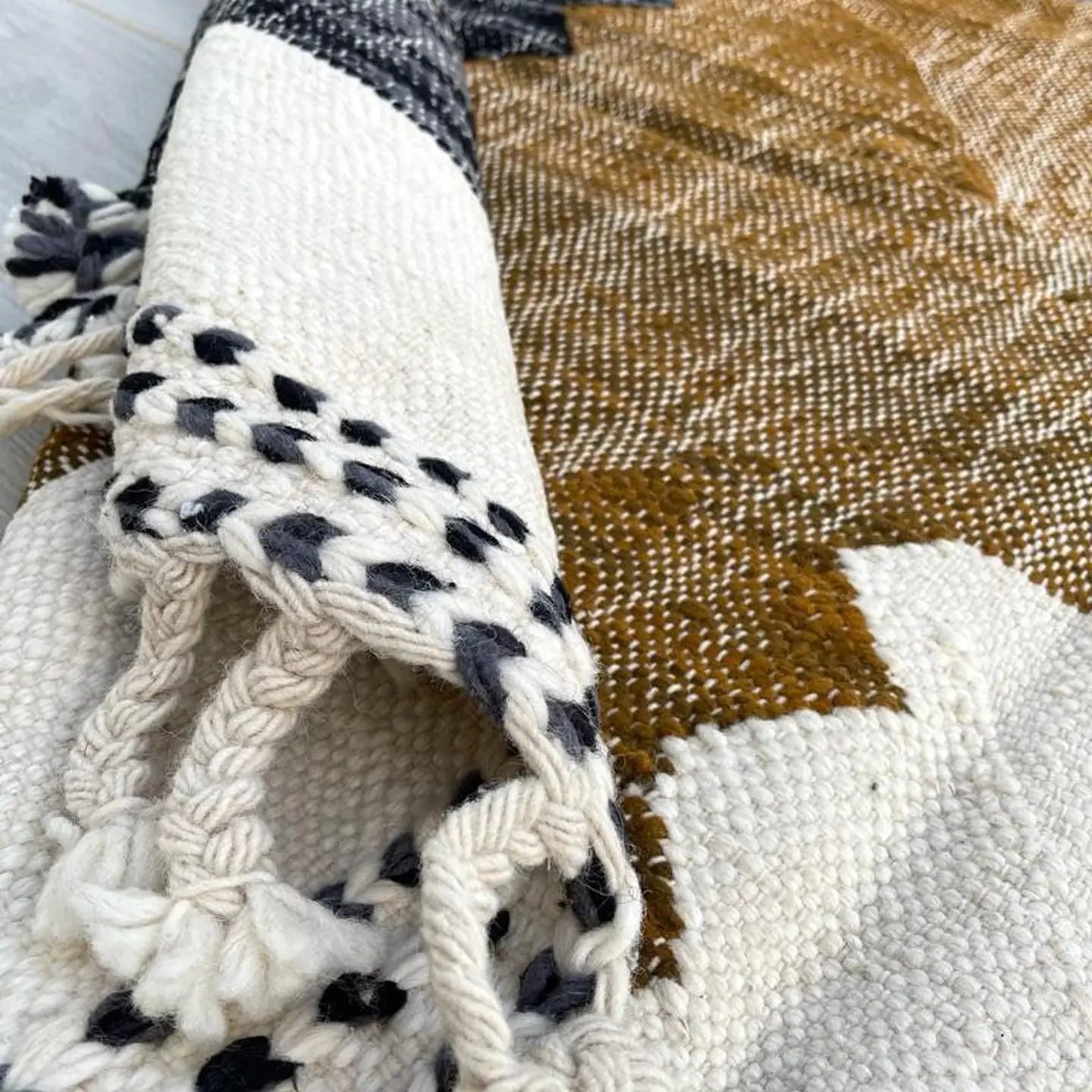 Boudoir Beauty: Layla Rug