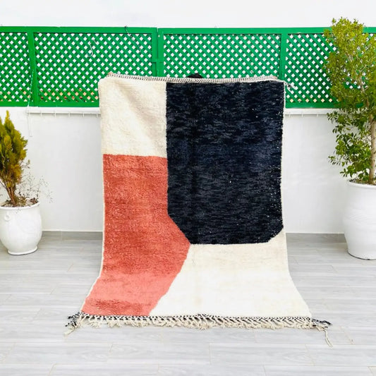 Boudoir Beauty: Nadia Rug