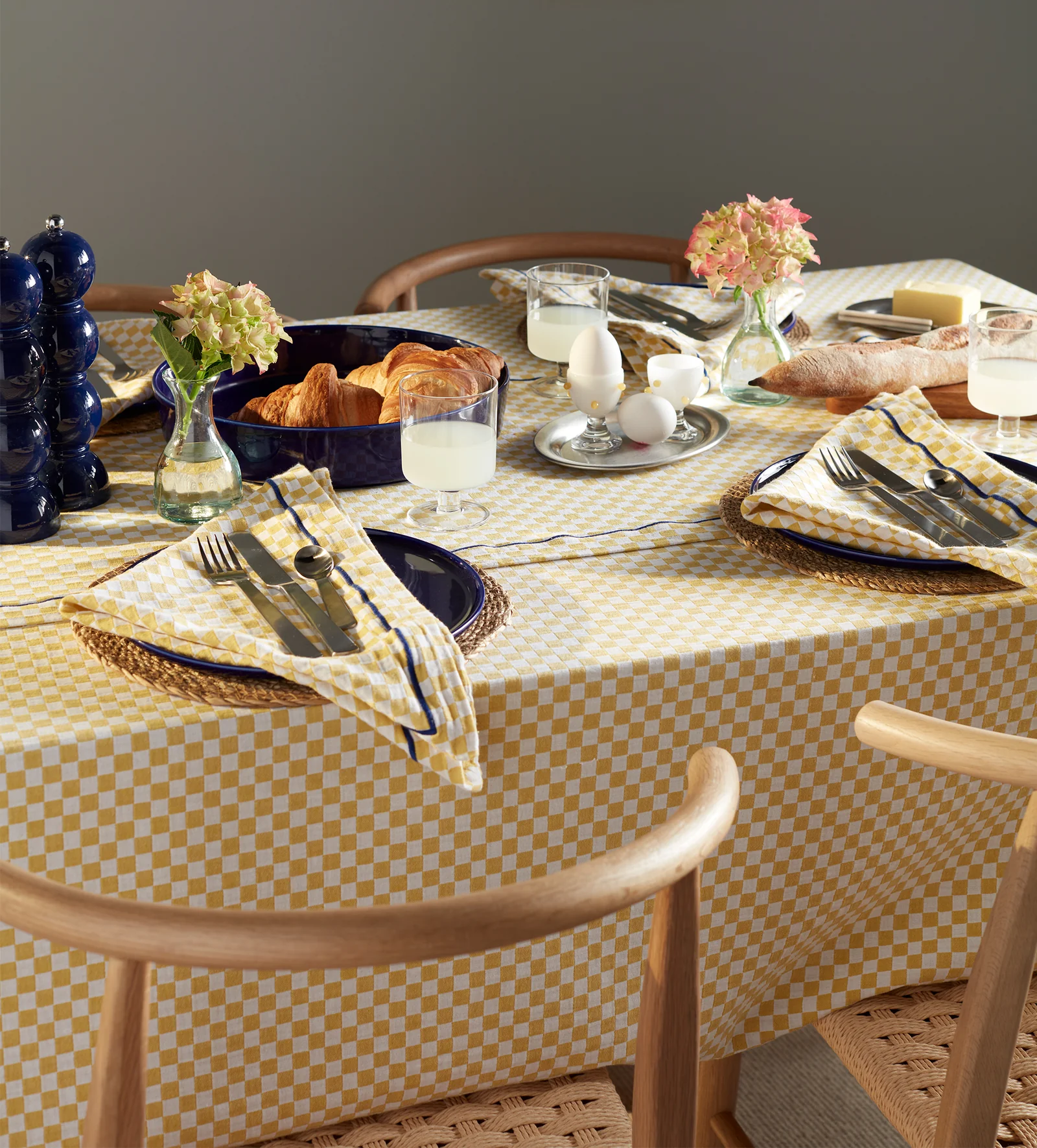 Home Cecilia Table cloth in yellow checkered pattern by Secret Linen Store
